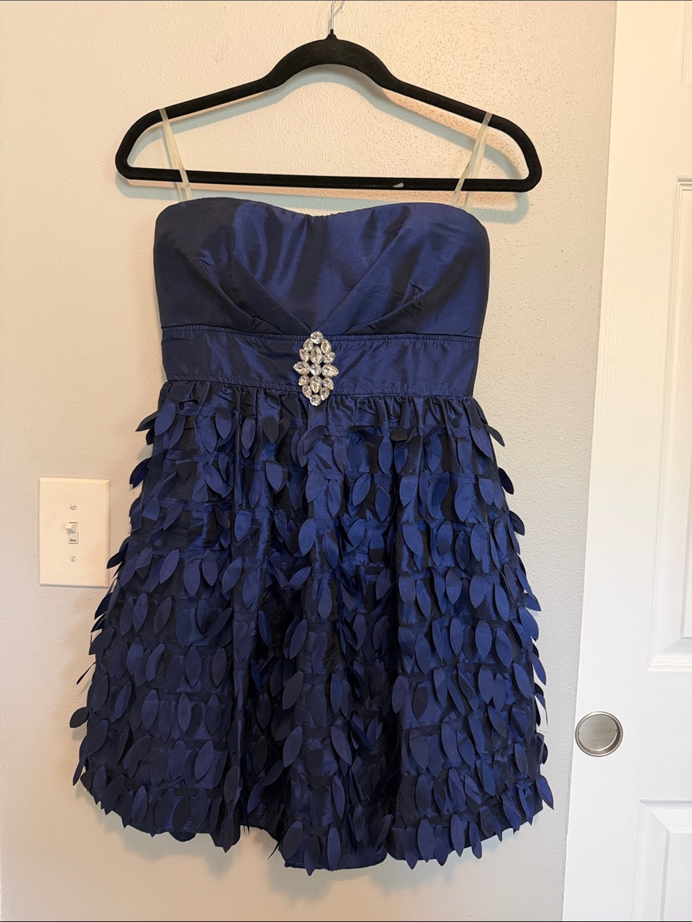 Navy Blue Strapless Party Dress with Leaf Appliqué and Rhinestone Detail